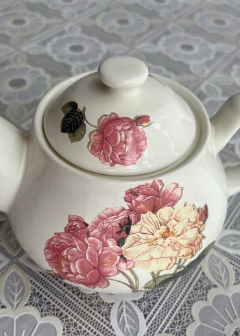 Karaca Çiçek Desenli Beyaz Porselen Demlik - Görsel 2