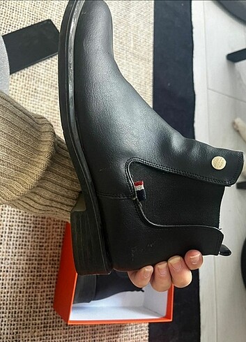 38 Beden siyah Renk Us Polo Kısa Bot