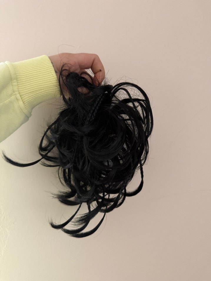 Bayan saçına birebir uyum sağlayan dönüş tür sarma topuz saç. - Görsel 2