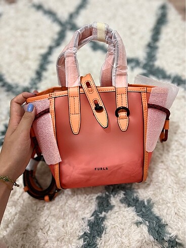  Beden Furla çanta