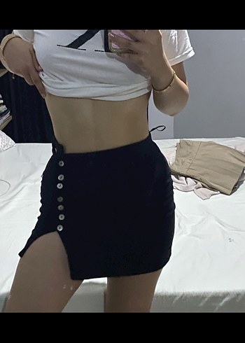Düğmeli Siyah Mini Etek