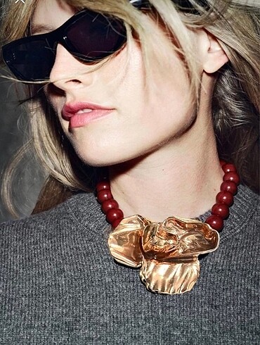Zara altın Detaylı bordo kolye