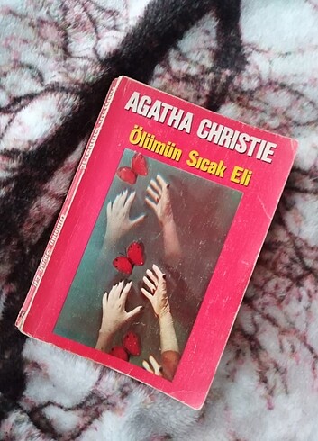 Agatha christie kitap ölümün sıcak eli
