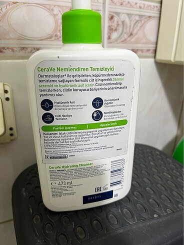 Diğer Cerave nemlendiren temizleyici
