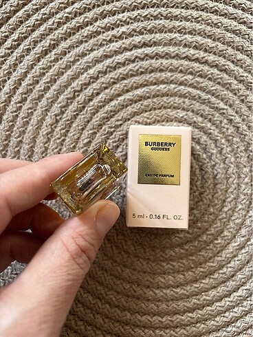 Beden Burberry Goddess Edp 5ml
