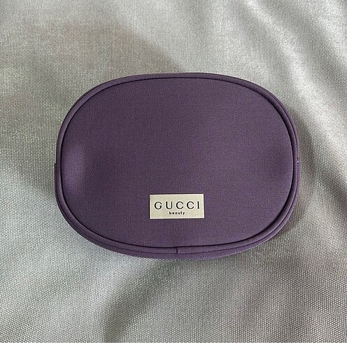 Gucci makyaj çantası