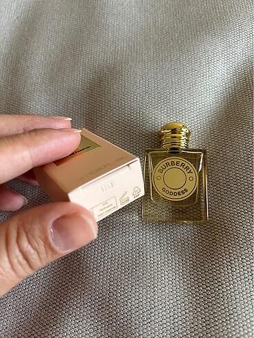  Beden Burberry Goddess Edp 5ml