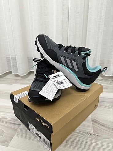 Adidas Sıfır adidas ayakkabı