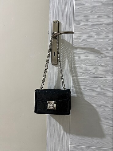 Beden Stradivarius siyah çanta