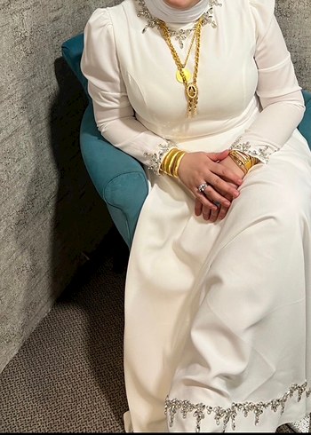 İşlemeli Beyaz Uzun Abiye Elbise - Görsel 2