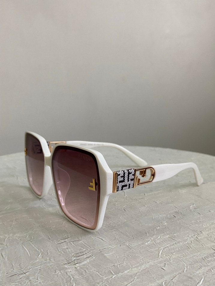 Fendi Kadın Güneş Gözlüğü - Görsel 3
