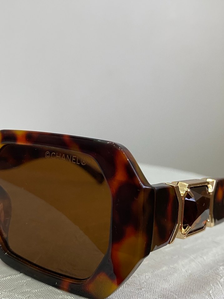 Taş Detaylı Kahverengi Chanel Güneş Gözlüğü - Görsel 4