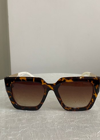 Prada Klasik Kahverengi Kadın Güneş Gözlüğü - Görsel 3