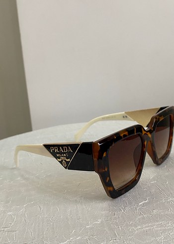 Prada Klasik Kahverengi Kadın Güneş Gözlüğü - Görsel 4