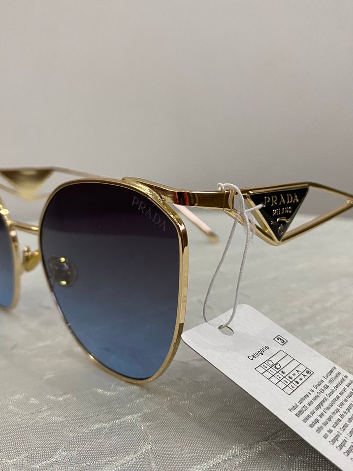 Parlak Prada Kadın Güneş Gözlüğü - Görsel 4