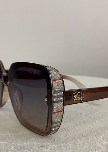 Burberry  Kahverengi Kadın Gözlüğü - Görsel 2