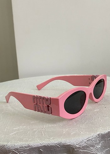 Pembe MIU MIU Güneş Gözlüğü - Görsel 2