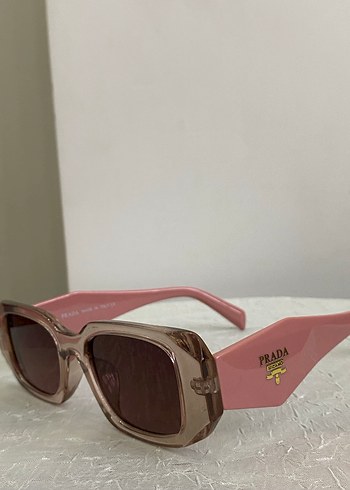 Şeffaf pembe Prada güneş gözlüğü - Görsel 2