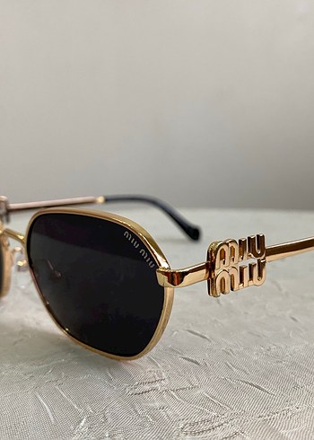 Miu Miu Modern Klasik Kadın Güneş Gözlüğü - Görsel 3