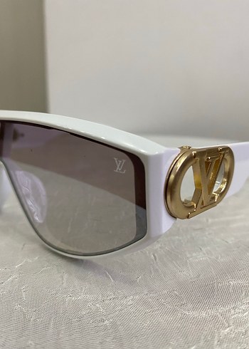 Louis Vuitton Aynalı Kadın Güneş Gözlüğü - Görsel 4