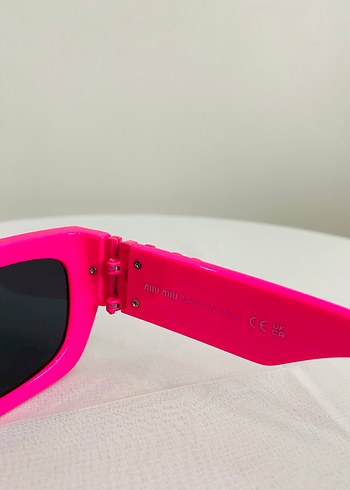 Parlak Pembe Miu Miu Kadın Güneş Gözlüğü - Görsel 6