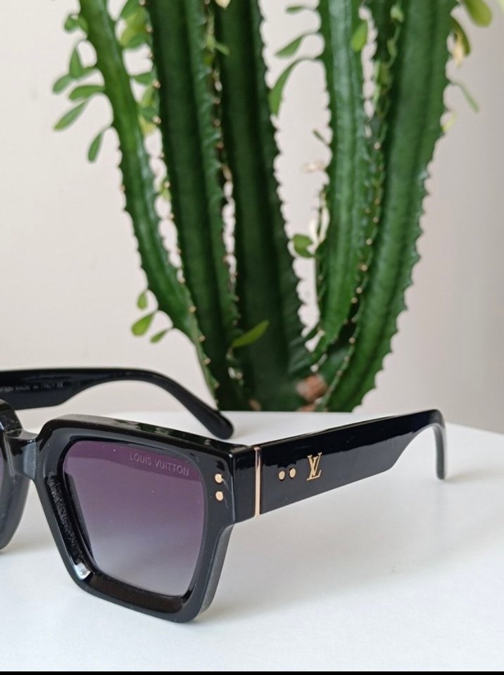 Louis Vuitton Siyah Kadın Güneş Gözlüğü - Görsel 2