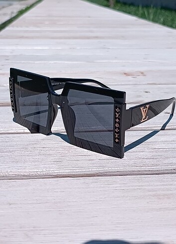 Louis Vuitton bayan güneş gözlüğü 