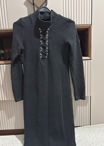 Uzun Kollu Zincir Detaylı Gri Uzun Elbise - Görsel 2