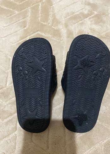 Çocuk Renkli Baskılı Kayışlı Terlik - Görsel 4