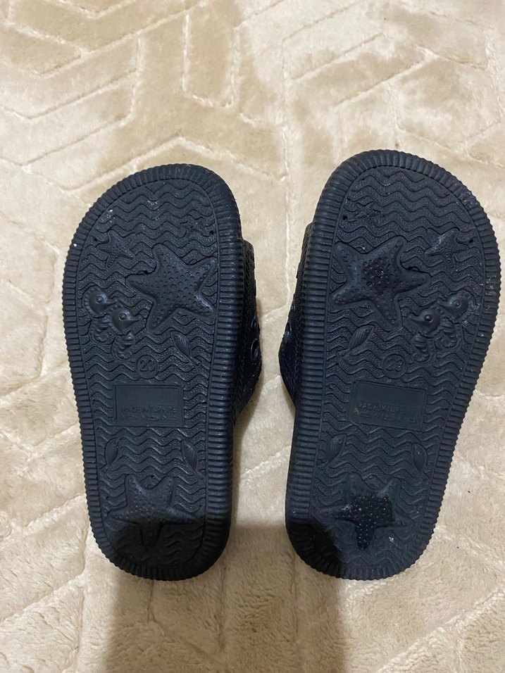 Çocuk Renkli Baskılı Kayışlı Terlik - Görsel 4