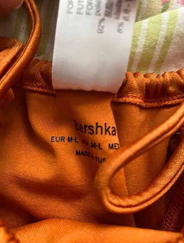 m Beden Bershka bikini altı