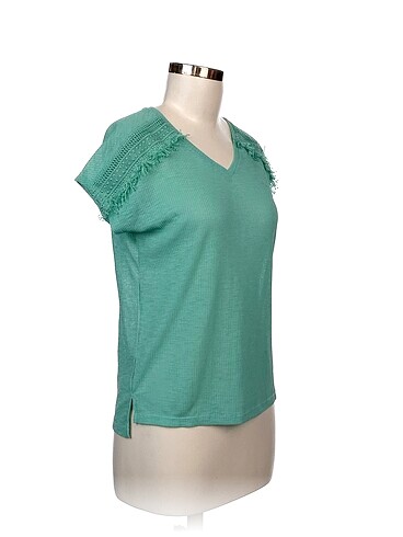 LC Waikiki LC Waikiki T-shirt %70 İndirimli.