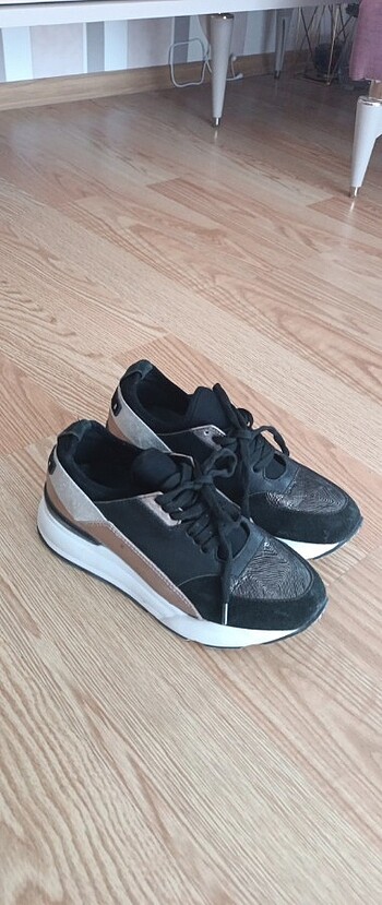 Sneaker ayakkabi
