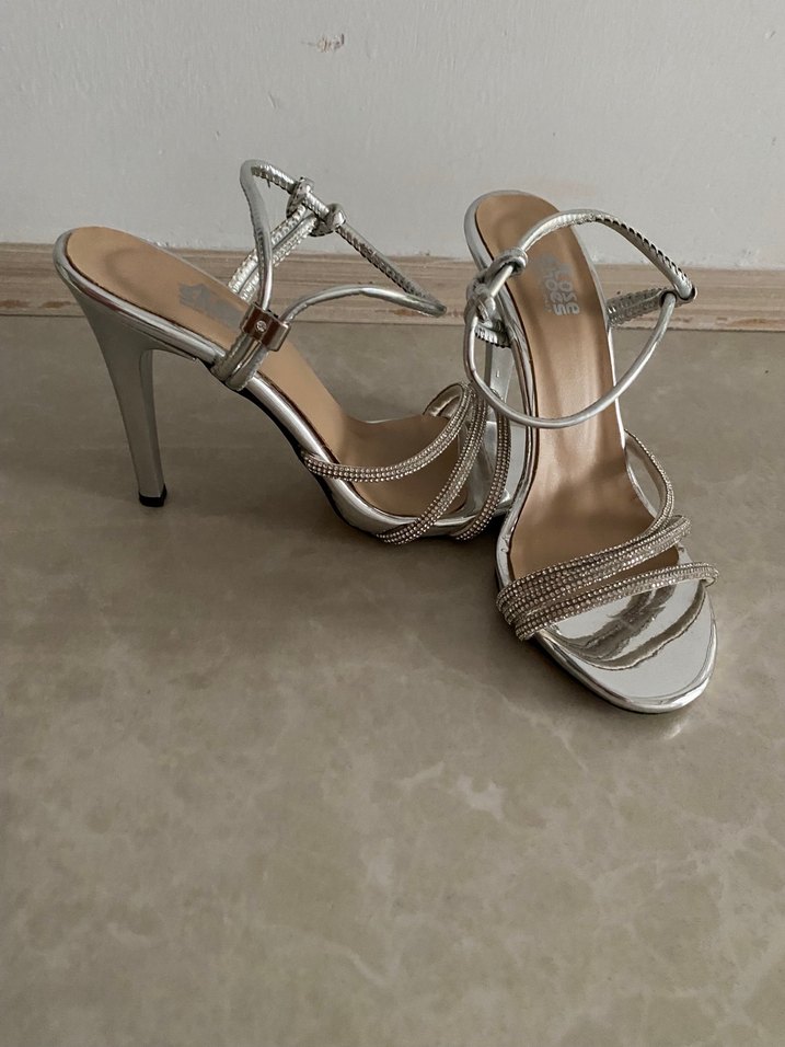 Altın Renkli Yılan Desenli Stiletto Topuklu Ayakkabı - Görsel 2