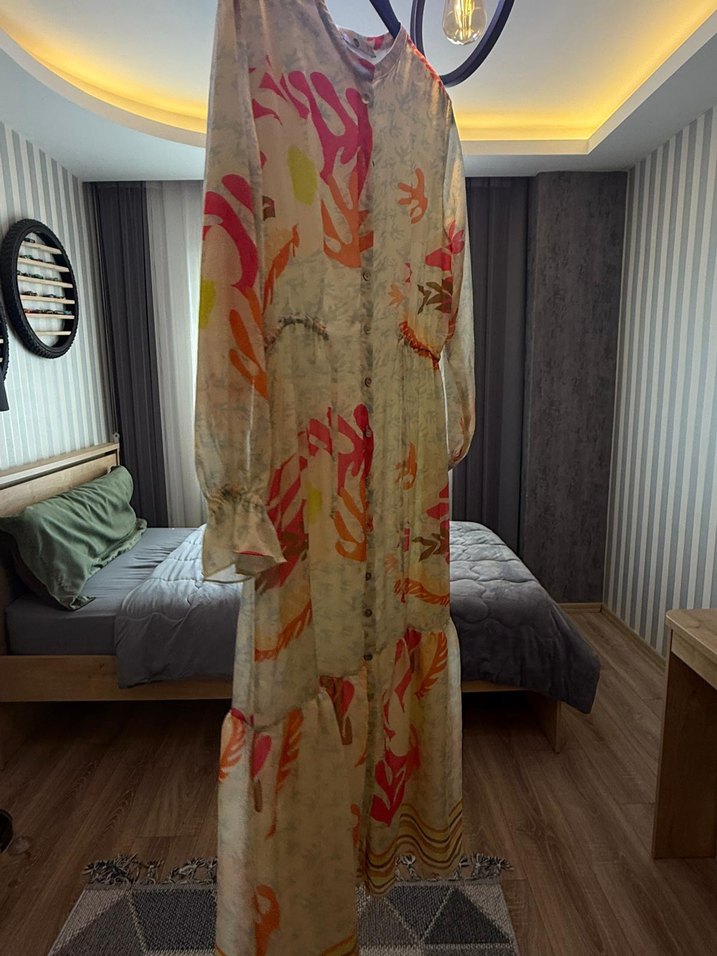 Düğmeli, V Yakalı, Uzun, Bol Kesim Bohem Elbise - Görsel 3