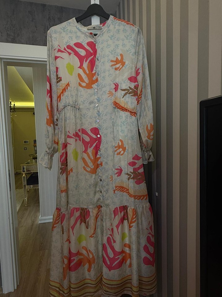 Düğmeli, V Yakalı, Uzun, Bol Kesim Bohem Elbise - Görsel 2