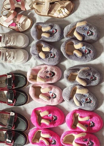 Kız Çocuk Çok Renkli Cırt Cırtlı Terlik - Görsel 5