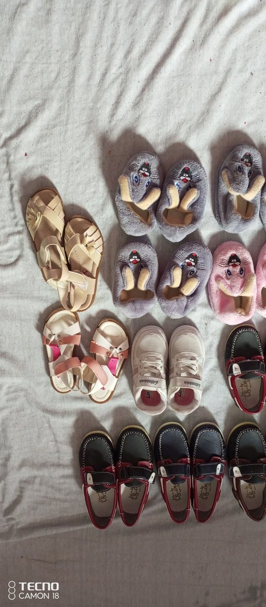 Kız Çocuk Çok Renkli Cırt Cırtlı Terlik - Görsel 4