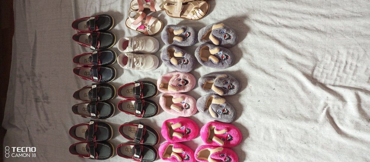 Kız Çocuk Çok Renkli Cırt Cırtlı Terlik - Görsel 5