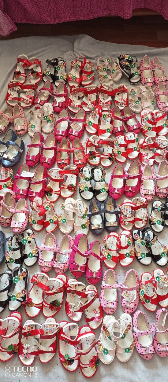 Renkli Nakışlı Tokalı Kız Çocuk Sandaletleri - Görsel 4