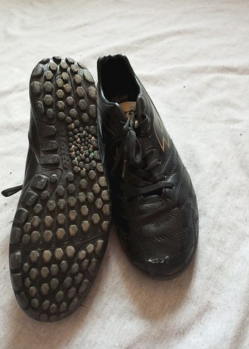 43 Beden Siyah Erkek Futbol Ayakkabısı