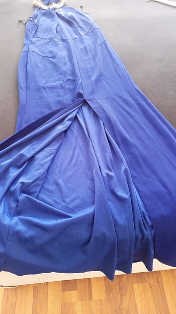 Çok şık gece elbisesi - Görsel 3