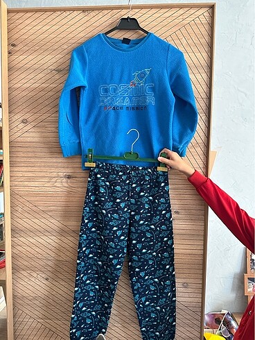 LCW 8-9 yaş polar pijama takımı