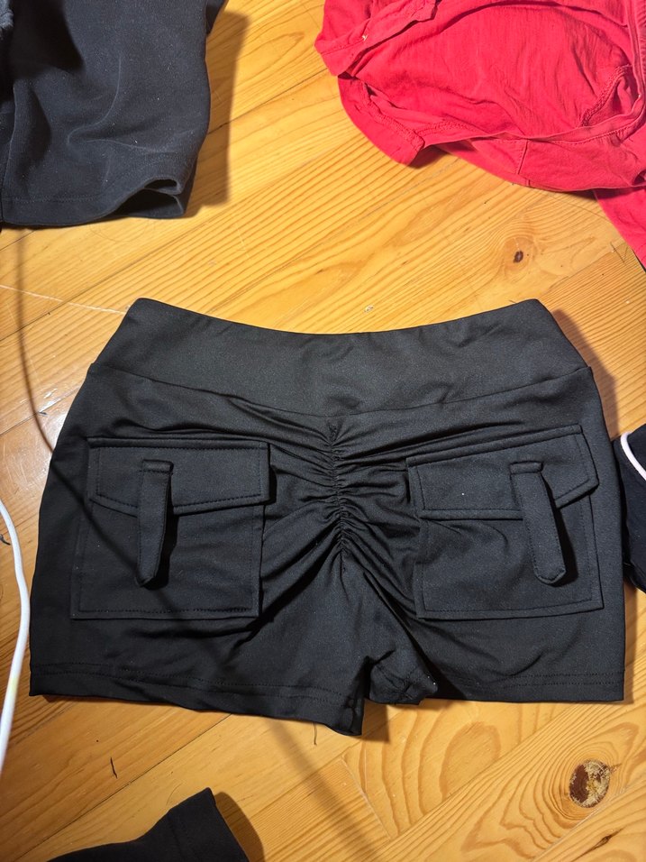 Siyah Mini Kadın Spor Şort - Görsel 2