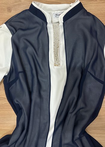 Zincir Detaylı Beyaz Uzun Kollu V Yaka Tunik - Görsel 4