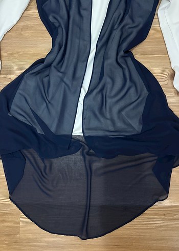 Zincir Detaylı Beyaz Uzun Kollu V Yaka Tunik - Görsel 3