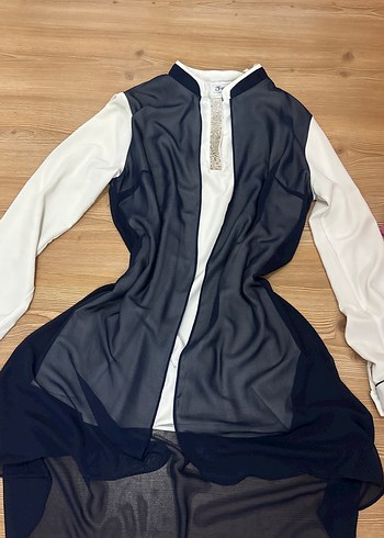 Zincir Detaylı Beyaz Uzun Kollu V Yaka Tunik - Görsel 2