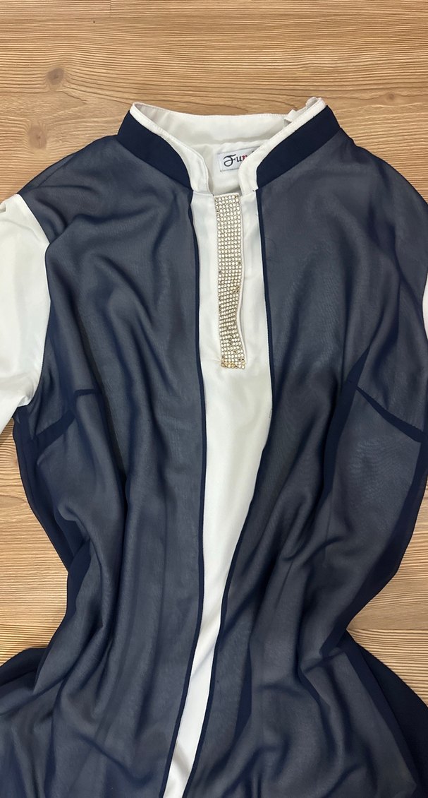 Zincir Detaylı Beyaz Uzun Kollu V Yaka Tunik - Görsel 4