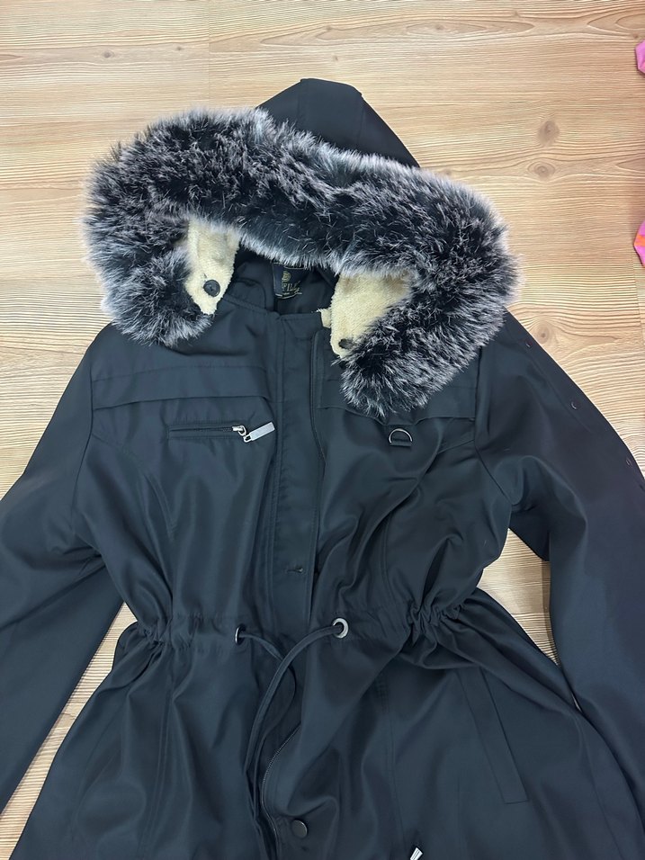 Siyah Uzun Kadın Kışlık Kürklü Mont - Görsel 2