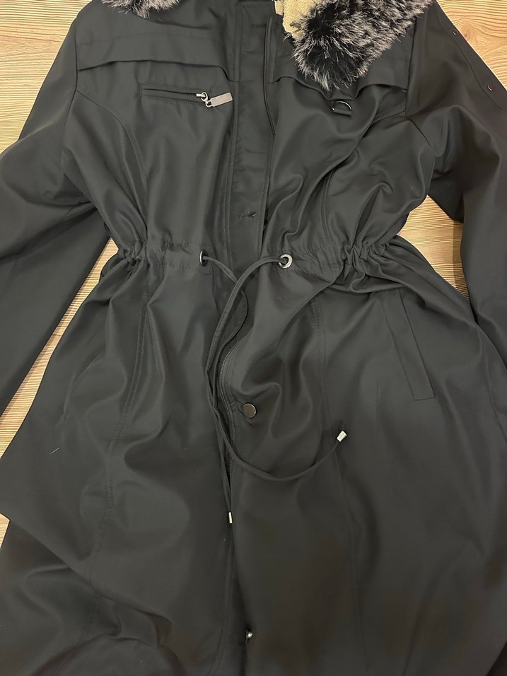 Siyah Uzun Kadın Kışlık Kürklü Mont - Görsel 3